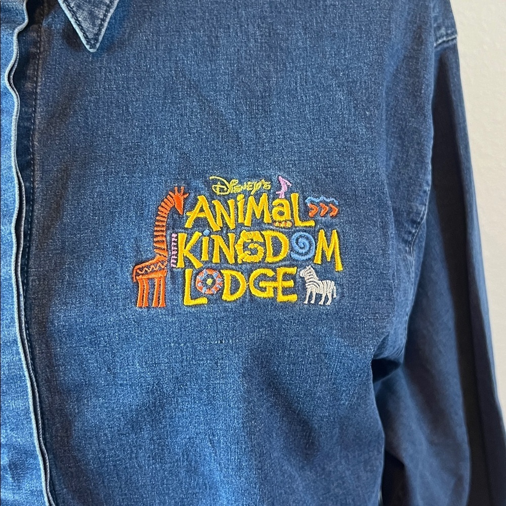 Disney Animal Kingdom Embroidered Button Down Shirt Denim Size Large - Picture 2 of 10